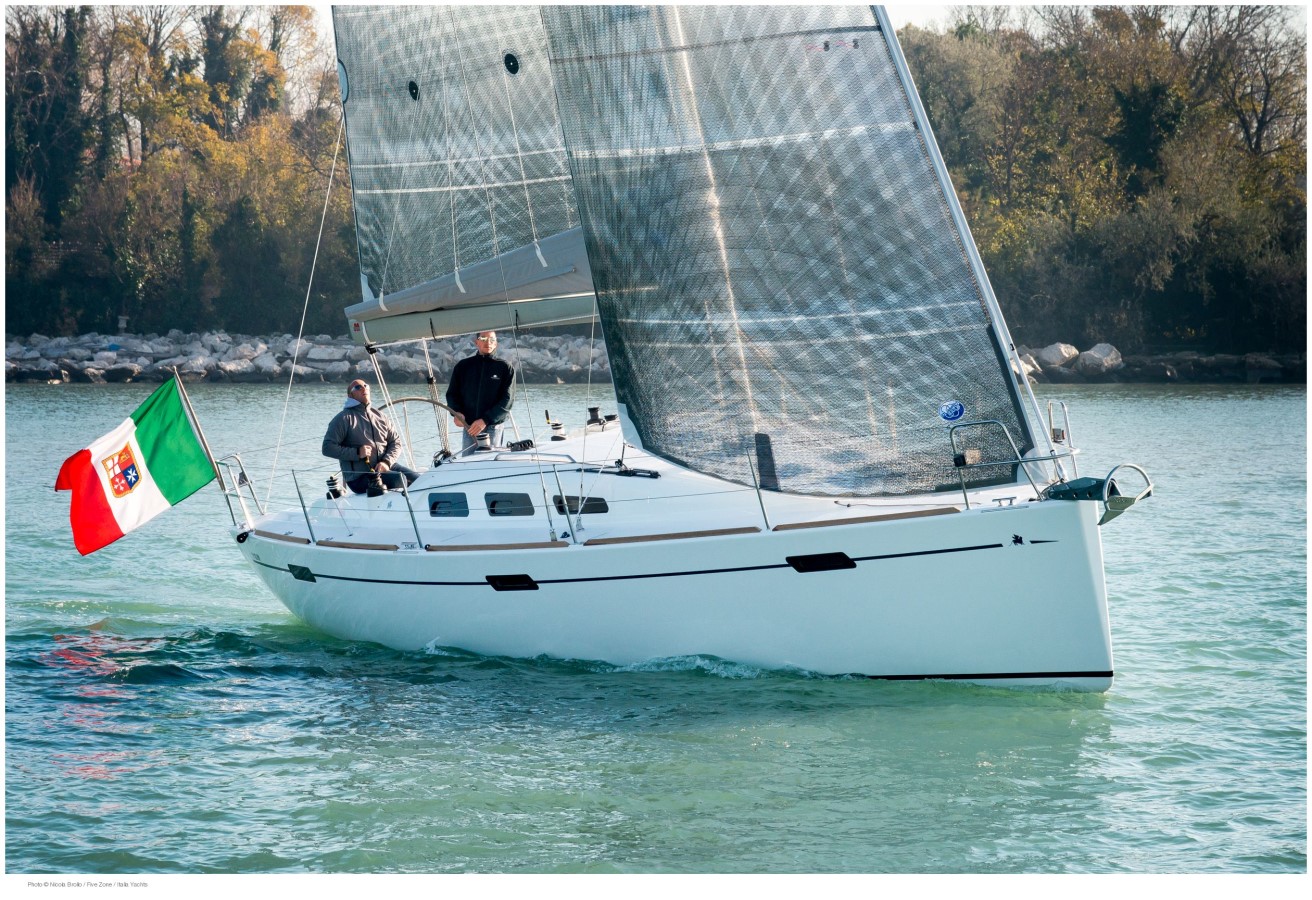 Italia Yachts 10.98
